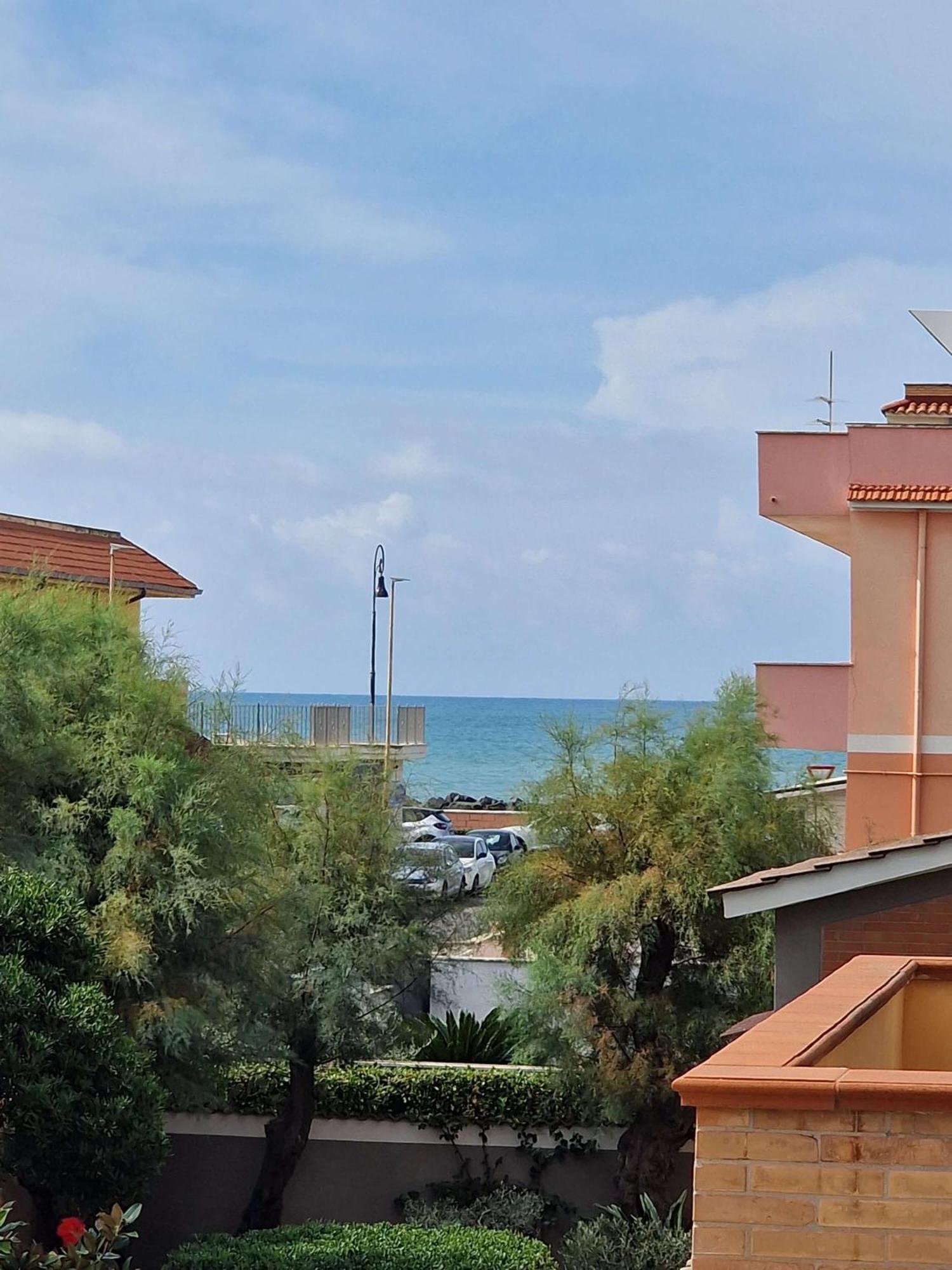 Vista Mare House Lägenhet Fiumicino Exteriör bild